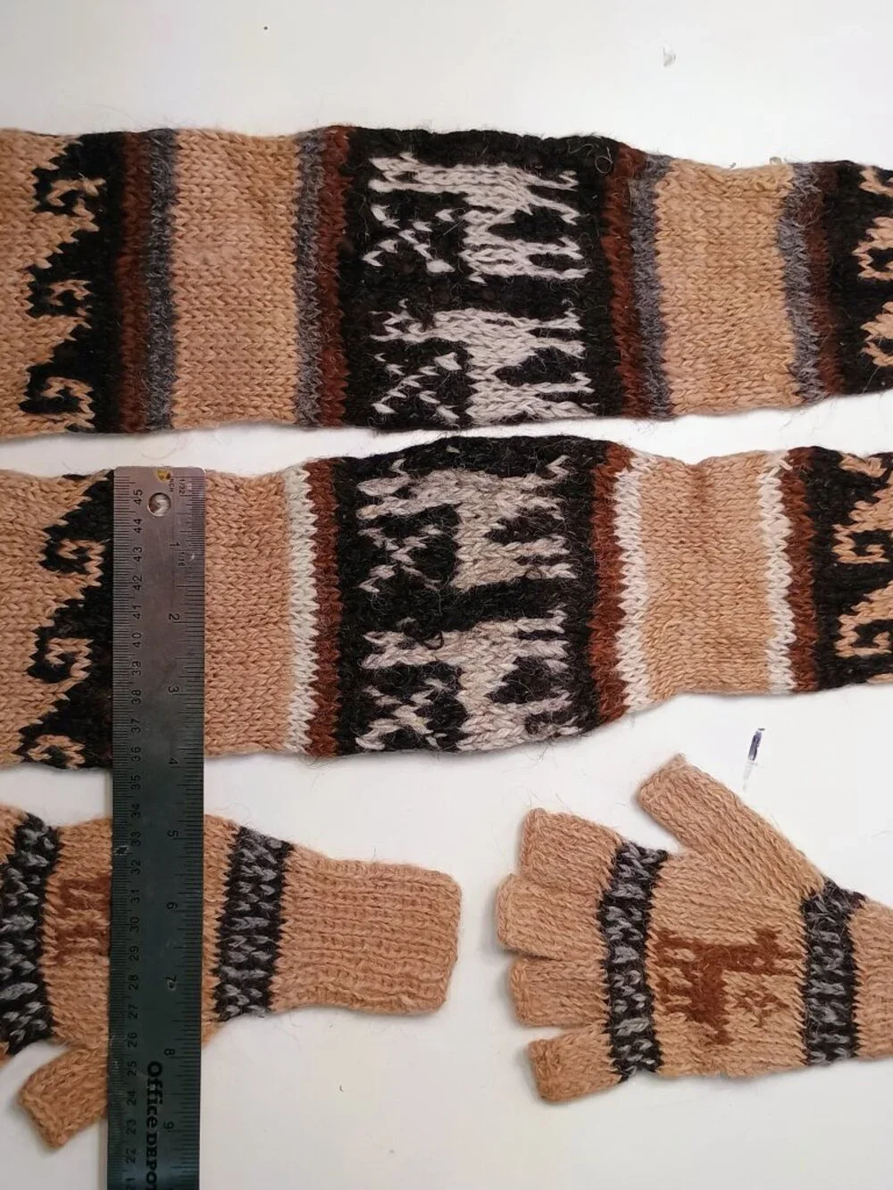 Cusco Hand Knit Leg Warmer Gloves Set